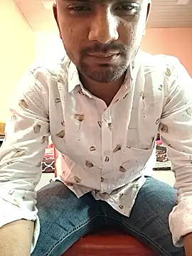 Snapshot of Darkintrovert chatting on February 17, 2026, 9:28 am Darkintrovert online show from February 17, 2026, 9:28 am