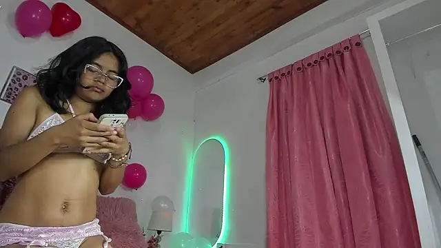 Snapshot of luna_velveth chatting on February 12, 2026, 1:22 am luna velveth online show from February 12, 2026, 1:22 am