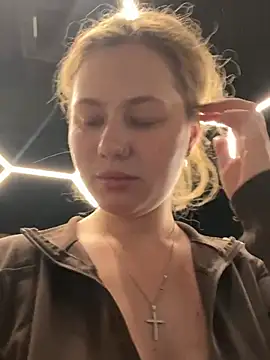 Snapshot of AsynaYuuki chatting on February 24, 2026, 7:34 pm AsynaYuuki online show from February 24, 2026, 7:34 pm