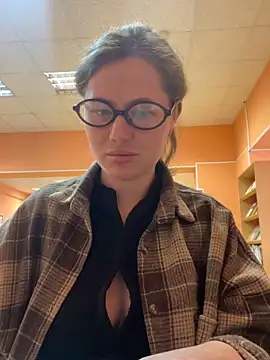 Snapshot of AsynaYuuki chatting on February 28, 2026, 11:11 am AsynaYuuki online show from February 28, 2026, 11:11 am