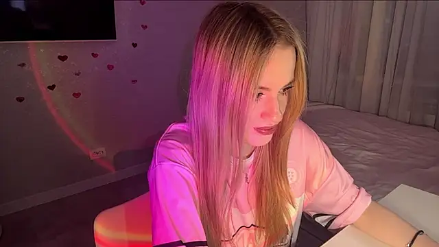 Snapshot of Between_Eeys chatting on February 25, 2026, 3:10 pm Between Eeys online show from February 25, 2026, 3:10 pm