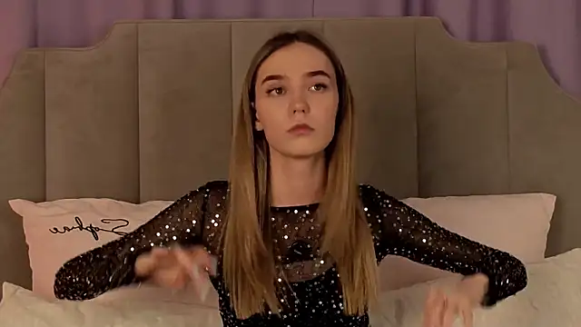 NikkiRyx online show from April 19, 2026, 3:11 pm