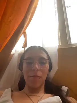 Snapshot of MayteLove chatting on February 4, 2026, 10:04 pm MayteLove online show from February 4, 2026, 10:04 pm