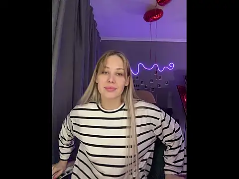 Snapshot of plugmyHDMI chatting on February 12, 2026, 5:52 pm plugmyHDMI online show from February 12, 2026, 5:52 pm