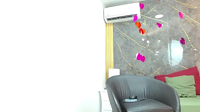 Snapshot of JORDAN_MOOR chatting on February 13, 2026, 7:43 pm JORDAN MOOR online show from February 13, 2026, 7:43 pm