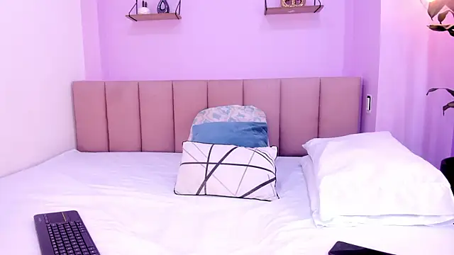 sam doll  online show from April 9, 2026, 7:19 pm