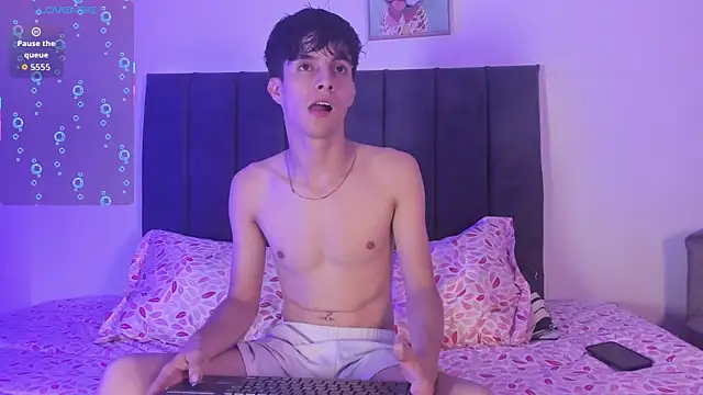 axxxel twink online show from May 22, 2026, 2:30 am