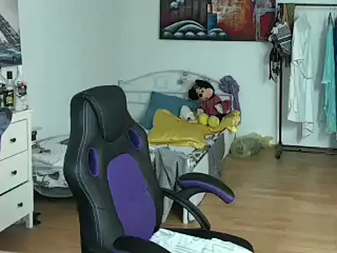 Sylly online show from February 25, 2025, 3:49 pm