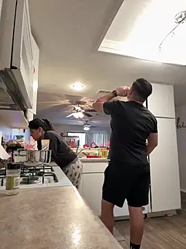 Snapshot of Skizm1986 chatting on February 15, 2026, 11:56 pm Skizm1986 online show from February 15, 2026, 11:56 pm