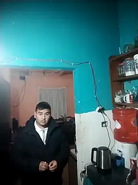 Sergiowooo online show from April 28, 2026, 12:09 am