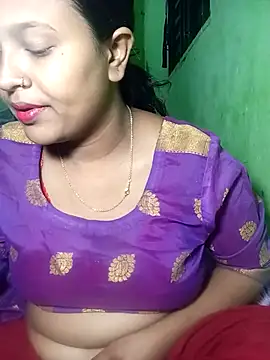 Snapshot of Romantic-Couple999 chatting on February 19, 2026, 4:36 pm Romantic-Couple999 online show from February 19, 2026, 4:36 pm