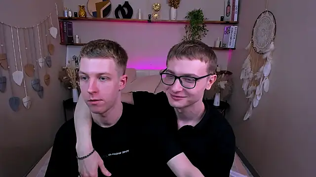 Snapshot of Emmit_Barker chatting on April 3, 2026, 3:43 pm Emmit Barker online show from April 3, 2026, 3:43 pm