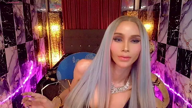 Snapshot of SeductiveSamanthaTS chatting on May 11, 2026, 9:26 am SeductiveSamanthaTS online show from May 11, 2026, 9:26 am