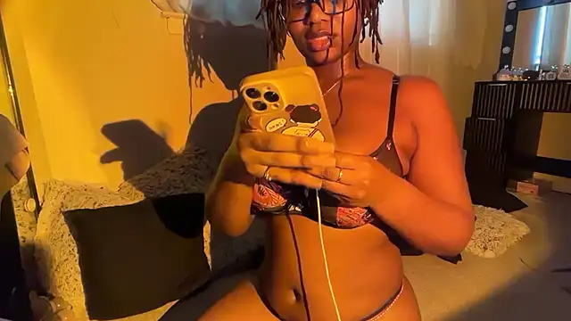 SunniSoles99 online show from February 17, 2026, 1:40 pm