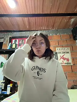 Snapshot of Charlotte_Mason chatting on February 13, 2026, 10:44 am Charlotte Mason online show from February 13, 2026, 10:44 am