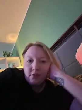Lolaaxxx13 online show from May 11, 2026, 7:22 pm