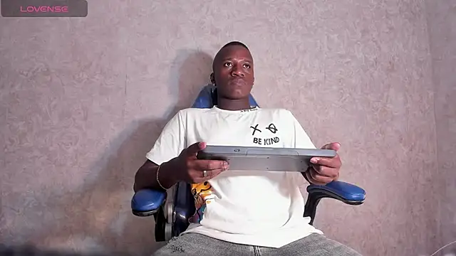 Snapshot of michell_joos chatting on February 13, 2026, 1:07 pm michell joos online show from February 13, 2026, 1:07 pm