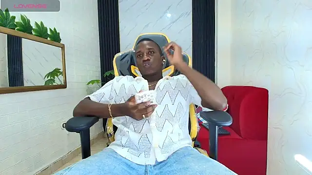 Snapshot of michell_joos chatting on February 19, 2026, 8:27 pm michell joos online show from February 19, 2026, 8:27 pm