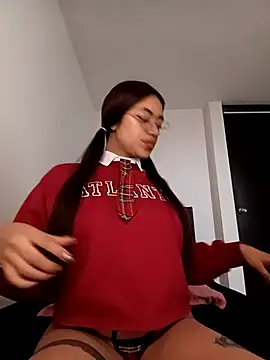 Snapshot of _ValentinaX_ chatting on February 14, 2026, 11:51 am ValentinaX online show from February 14, 2026, 11:51 am