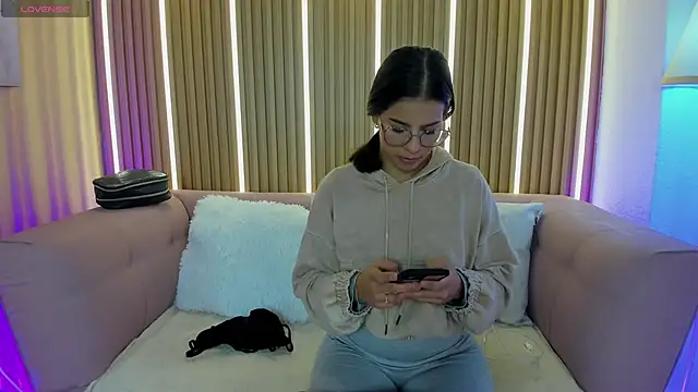 Snapshot of Luna_Millers chatting on May 26, 2026, 4:08 am Luna Millers online show from May 26, 2026, 4:08 am
