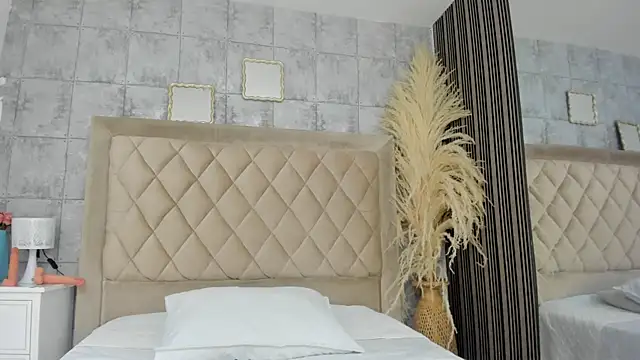 CleoFoxx  online show from April 1, 2026, 12:28 pm