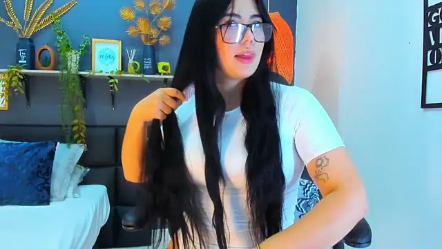 eliza pink24 online show from February 9, 2026, 9:41 pm