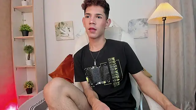 Snapshot of arlequiin_ chatting on February 7, 2026, 8:45 pm arlequiin online show from February 7, 2026, 8:45 pm