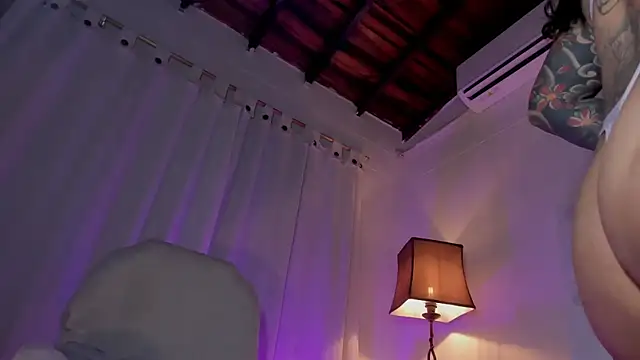 Snapshot of Victoria-swan chatting on February 27, 2026, 12:05 pm Victoria-swan online show from February 27, 2026, 12:05 pm