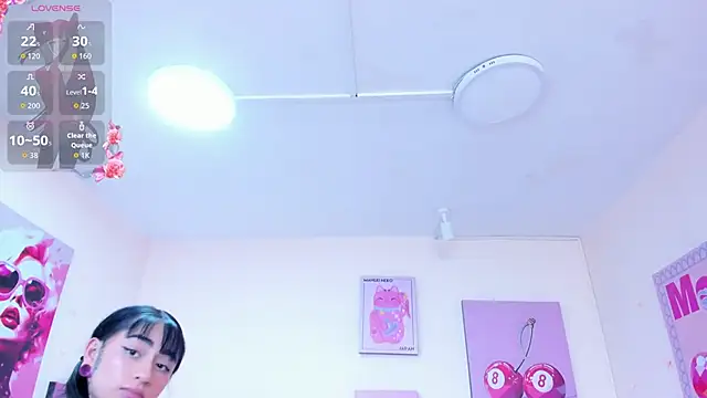 Snapshot of Maddie_Rosee chatting on February 4, 2026, 4:07 am Maddie Rosee online show from February 4, 2026, 4:07 am