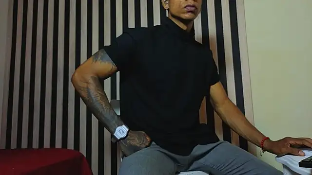 Snapshot of big_dante77 chatting on March 25, 2026, 8:37 pm big dante77 online show from March 25, 2026, 8:37 pm