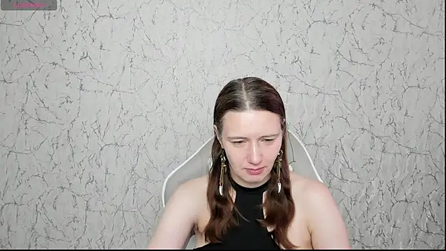Snapshot of Kathrine_Meyer chatting on May 27, 2026, 2:19 am Kathrine Meyer online show from May 27, 2026, 2:19 am