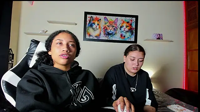 meredit cris23 online show from February 15, 2026, 12:47 pm