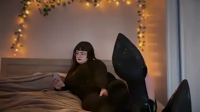 GoddessOdessa online show from February 4, 2026, 7:09 pm