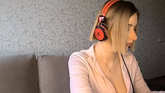 DeliciaBagnoli online show from March 19, 2026, 1:59 pm