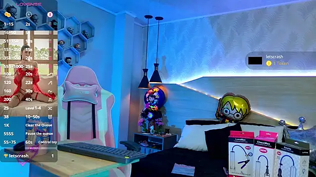 kylliefox  online show from October 30, 2025, 1:34 pm