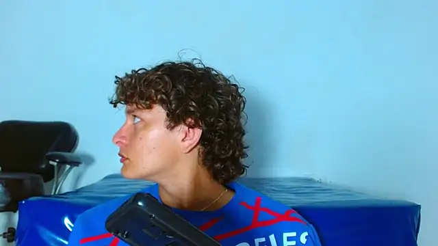 arielnoir6958 online show from March 30, 2026, 11:39 pm