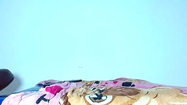 arielnoir6958 online show from April 12, 2026, 11:43 pm