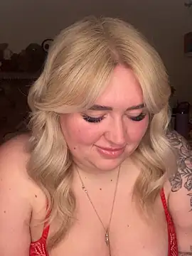 Snapshot of TwoWayT_xx chatting on February 15, 2026, 12:07 am TwoWayT xx online show from February 15, 2026, 12:07 am