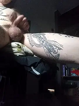 Snapshot of Motleystarr chatting on April 11, 2026, 12:15 am Motleystarr online show from April 11, 2026, 12:15 am