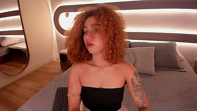 Snapshot of Sienna_brunette chatting on February 10, 2026, 12:20 pm Sienna brunette online show from February 10, 2026, 12:20 pm