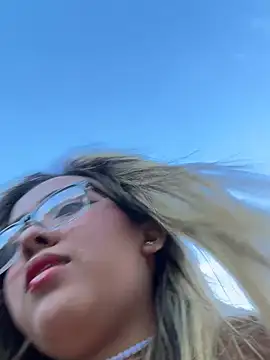 Snapshot of AryMoonxxx chatting on February 18, 2026, 10:28 pm AryMoonxxx online show from February 18, 2026, 10:28 pm