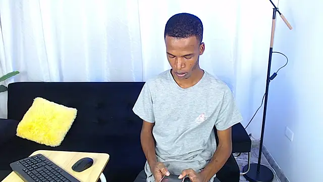 Snapshot of gusy_18 chatting on March 2, 2026, 8:26 pm gusy 18 online show from March 2, 2026, 8:26 pm