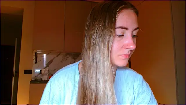 BluueSilk online show from November 18, 2025, 6:18 am