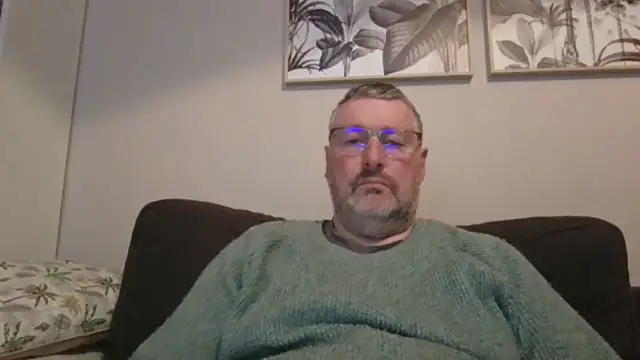 doudou310 online show from March 16, 2026, 5:24 am