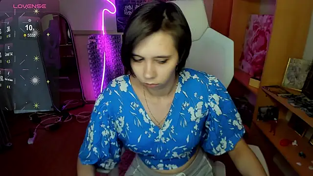 Scarlet Sirenn online show from February 15, 2026, 8:13 am