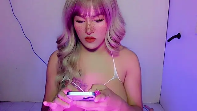 ChloeAsian online show from April 3, 2026, 9:18 am