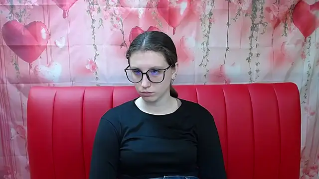 LilianaShine online show from March 29, 2026, 5:07 am