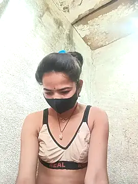 Sunali Bendre online show from March 1, 2026, 2:24 am