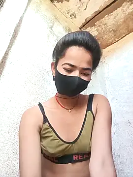 Snapshot of Sunali_Bendre chatting on March 9, 2026, 2:26 am Sunali Bendre online show from March 9, 2026, 2:26 am