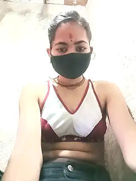 Snapshot of Sunali_Bendre chatting on March 24, 2026, 4:28 am Sunali Bendre online show from March 24, 2026, 4:28 am